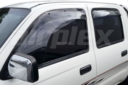 WEATHERSHIELD - LARGE - LIGHT TINT - FRONT LEFT SIDE -without 1/4 light vent window