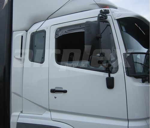 WEATHERSHIELD - LARGE - LIGHT TINT - FRONT RIGHT SIDE