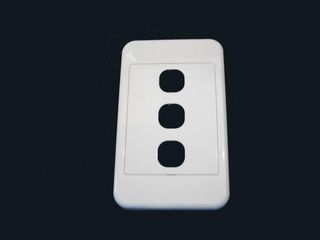 DIGITEK 3 GANG WALL PLATE