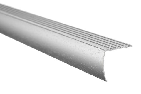 1-1/8" NOSING RESID. HAMMERED SILVER
