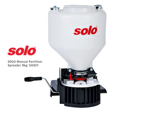 SOLO Manual Fertiliser Spreader 9kg