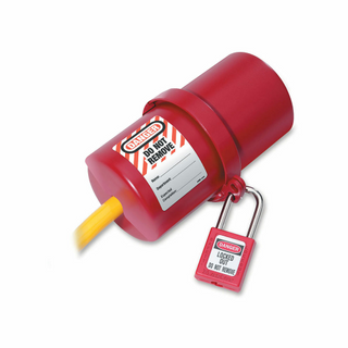 MASTER ROTATING LARGE ELECTRICAL PLUG LOCKOUT