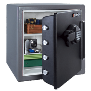 SENTRY SAFE XLARGE DIGITAL (FIRE/WATER RESISTANT / 34.8L)