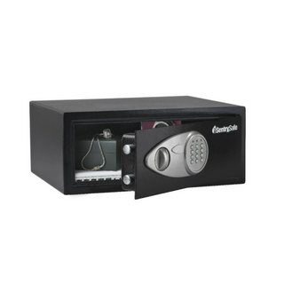 SENTRY SAFE LARGE DIGITAL SAFE (24L)