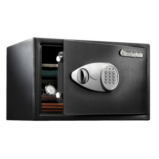 SENTRY SAFE LARGE LAPTOP (34L)