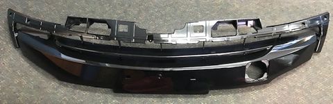 GRILLE - FRONT BUMPER - SP25 GENUINE