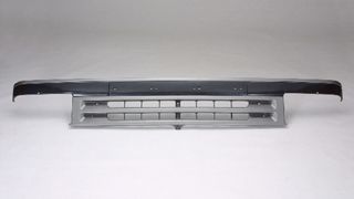 GRILLE - MAIN SILVER WIDE CAB [ ROUND H/LAMP] EARLY