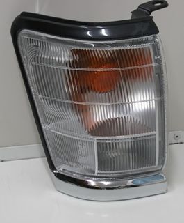 LAMP - RH IND CORNER CHROME TRIM RN167