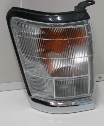 LAMP - RH IND CORNER CHROME TRIM RN167