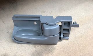 HANDLE - DOOR INTERIOR GREY RH FRT / RH REAR