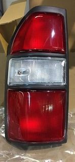 LAMP - TAIL UPPER RED/CLEAR/RED EARLY LH