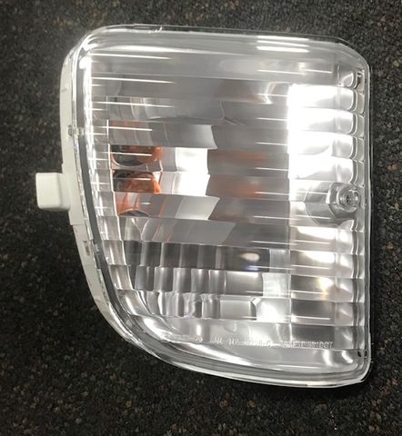 LAMP - IND FRONT BUMPER RH 1PCE LAMP TYPE