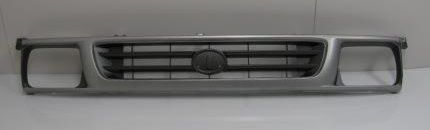 GRILLE - SILVER & BLACK RN147 2WD (97-01)