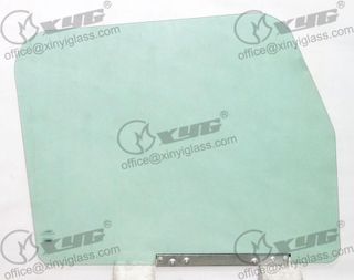 LH FRONT DOOR GLASS GREEN 2 H W/O VENT