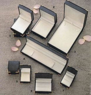 Gold Corner Box - Earring - Black/Cream