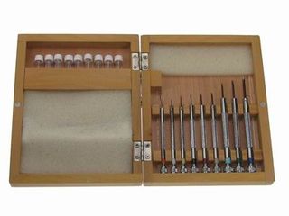 DT Screwdrivers in Wood Box - Set9