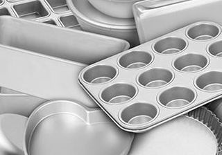 Hastings Home Silicone Bakeware Set, 18-Piece Set including Cupcake Molds, Muffin  Pan, Bread Pan, Cookie Sheet, Bundt Pan, Baking Supplies by Classic Cuisine  in the Bakeware department at