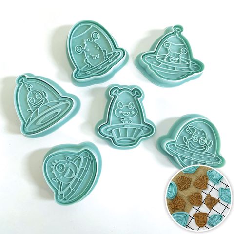 SPACE ALIENS | COOKIE CUTTERS | 6 PIECE SET