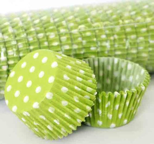 700 BAKING CUPS - LIME GREEN POLKA DOTS - 500 PIECE PACK