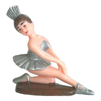 KNEELING BALLERINA