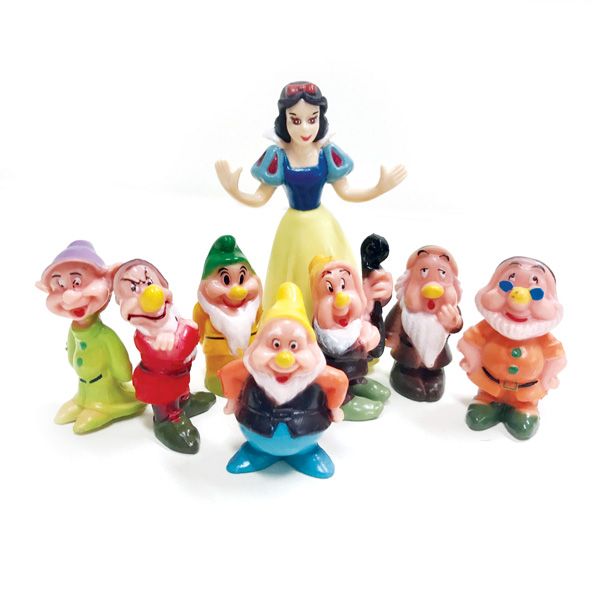 DISNEY SNOW WHITE PLASTIC FIGURINES (8 PIECE SET)