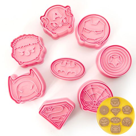 SUPER HEROES | COOKIE CUTTERS | 8 PIECE SET