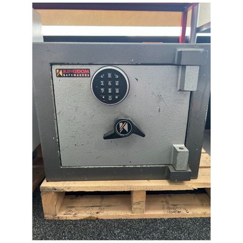Kingdom Triumph T20 Safe