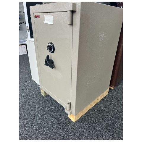 Kingdom Triumph T100 Safe