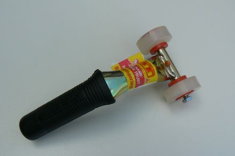 RAKER BT POLYURE WHEELS SHORT HANDLE 230MM