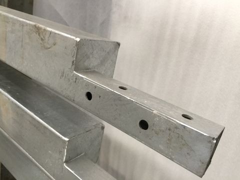 POST 90X90X2.0 DG 2550MM 1/2X190 NOTCH