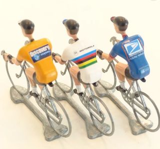 A FLANDRIENS Models, 3 x Hand painted Metal Cyclists, Armstrong in 3 types jerseys