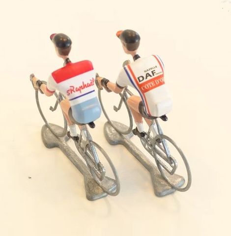FLANDRIENS Models, 2 x Hand painted Metal Cyclists,  St Raphael & Daf jerseys