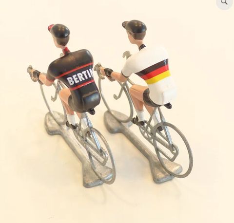 FLANDRIENS Models, 2 x Hand painted Metal Cyclists, Bertin jerseys