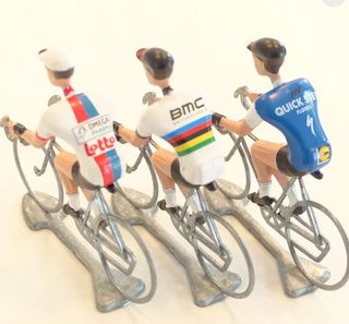 FLANDRIENS Models, 3 x Hand painted Metal Cyclists, Gilbert in 3 types jerseys