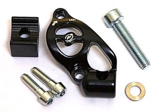 FORMULA R1/T1/OVAL RIGHT M/CYLINDER XO CLAMP KIT
