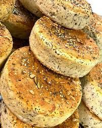 SEEDED G/F BUNS