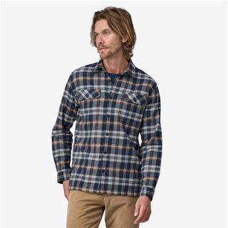 Patagonia Long Sleeved Organic Cotton Midweight Fjord Flannel Shirt - New Navy