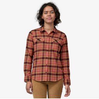 Patagonia Women's Long Sleeved Organic Cotton Fjord Flannel Shirt - Burl Red