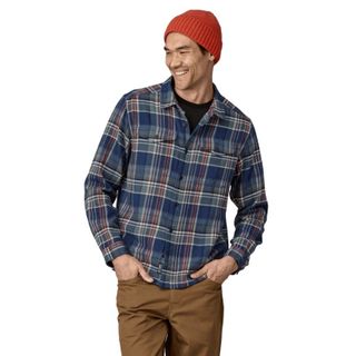 Patagonia Men's Long Sleeved Organic Cotton Midweight Fjord Flannel Shirt - New Navy