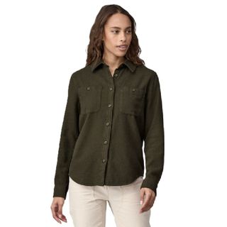 Patagonia Women's Long Sleeved Organic Cotton Fjord Flannel Shirt - Pine Needle Green