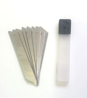 STUDIO SNAP KNIFE CUTTING BLADES 18MM 10PC