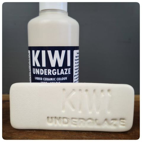 KIWI UNDERGLAZE 100ML SNOW WHITE