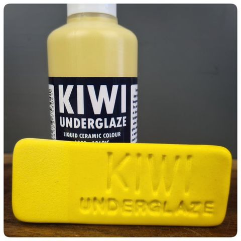 KIWI UNDERGLAZE 100ML GOLDEN YELLOW