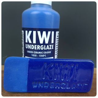 KIWI UNDERGLAZE 100ML ADMIRAL BLUE