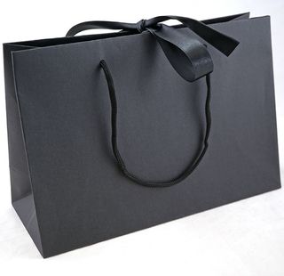 PREMIUM MEDIUM BLACK CARRY BAG W/RIBBON TIE