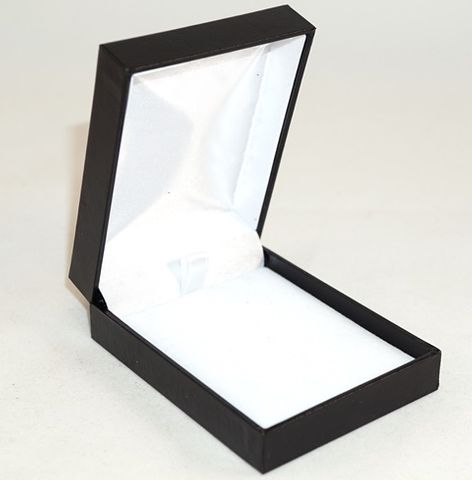 SC17-PENDANT BOX BLK LEATHERETTE WHITE VELVET PAD