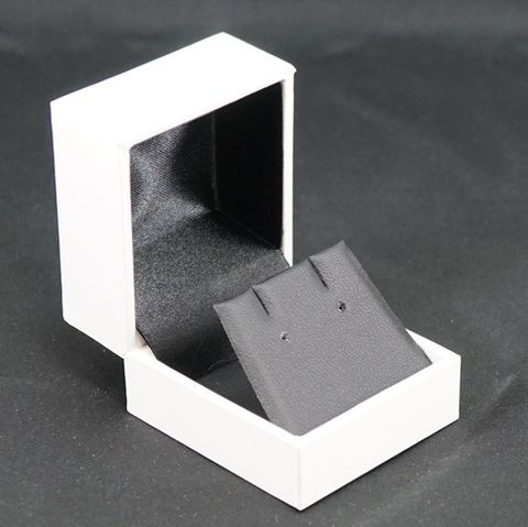 SDR - RING BOX WHITE LEATHERETTE BLACK VINYL FLAP