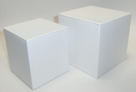 DISPLAY CUBE WHITE VINYL MEDIUM