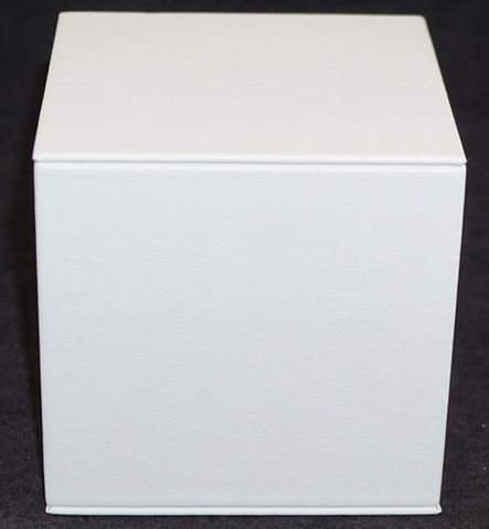 DISPLAY CUBE WHITE VINYL SMALL