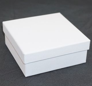 CB10 - LARGE MULTI BOX WHITE CARDBOARD WHITE PAD